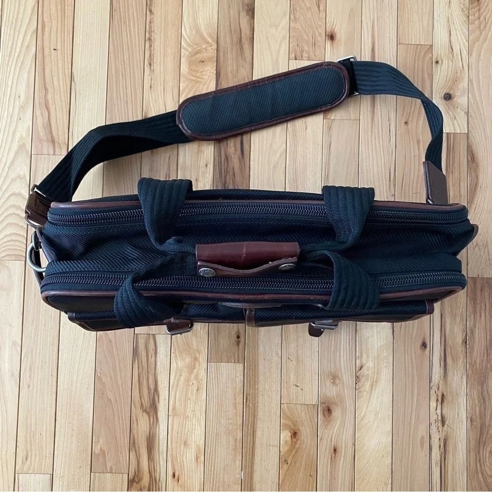 C.C. Filson Seattle Black Brown Leather Passage Saddlebag Briefcase Carrying Bag